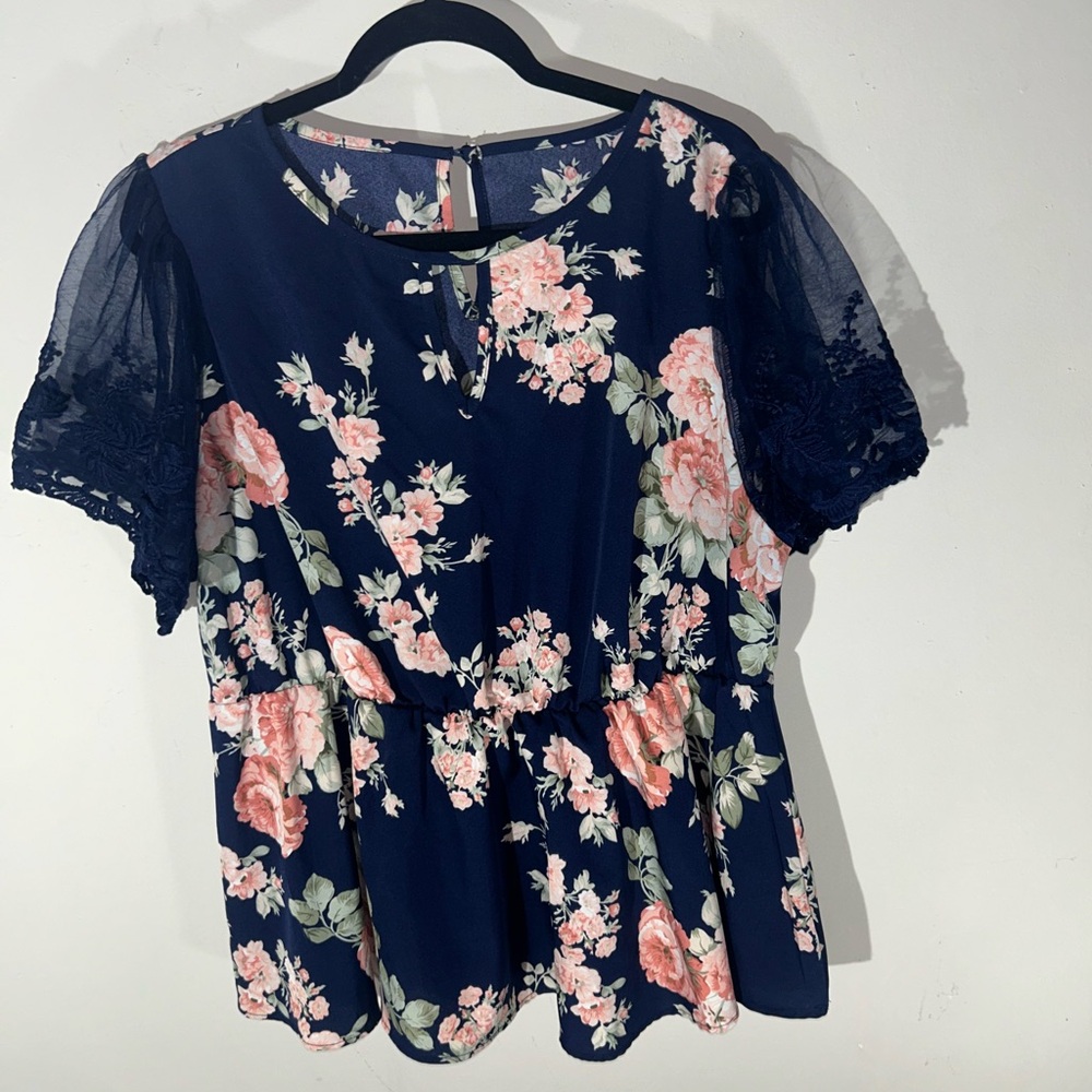 Bloom Chic Cottagecore Sz 18/20 Floral Navy Peplum Top with Lace Sleeves EUC